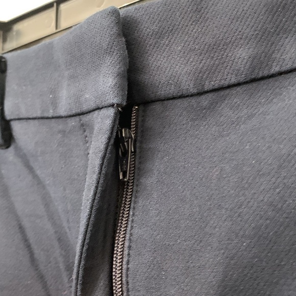 Women’s Ann Taylor Petite Curvy Fit Navy Pants Size 8P EUC - Picture 5 of 8